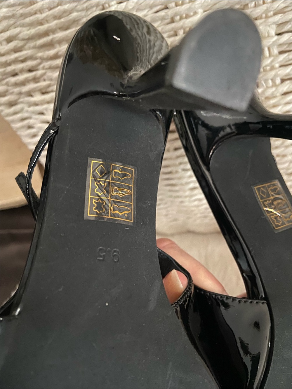 Jeffrey Campbell Patent Leather "Lash" Pointed Toe Slingback Kitten Heels. - Picture 5 of 11